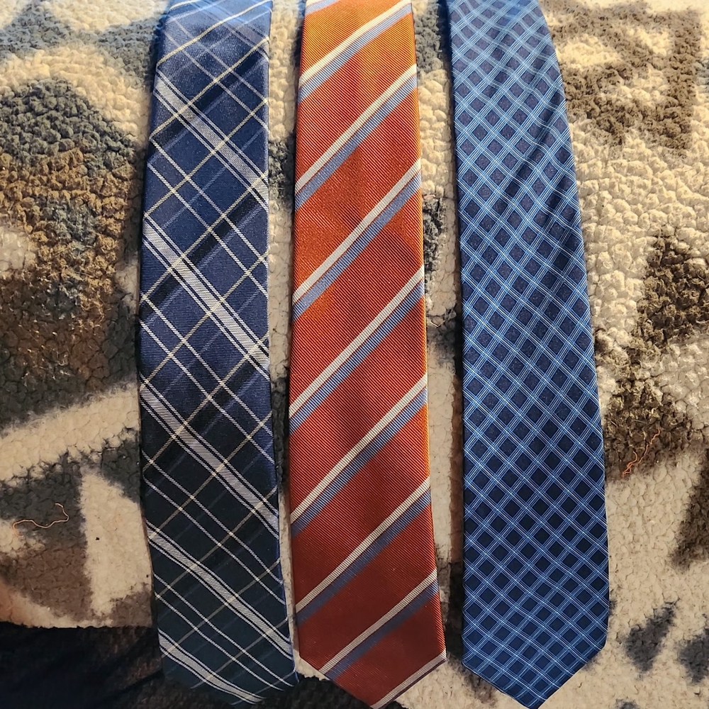 3 Banana Republic Ties